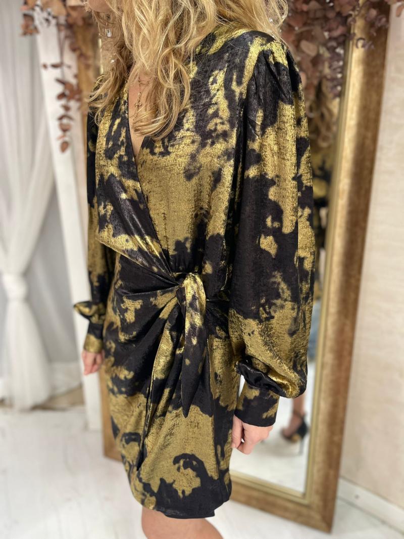 VESTIDO CORTO ENVOLVENTE