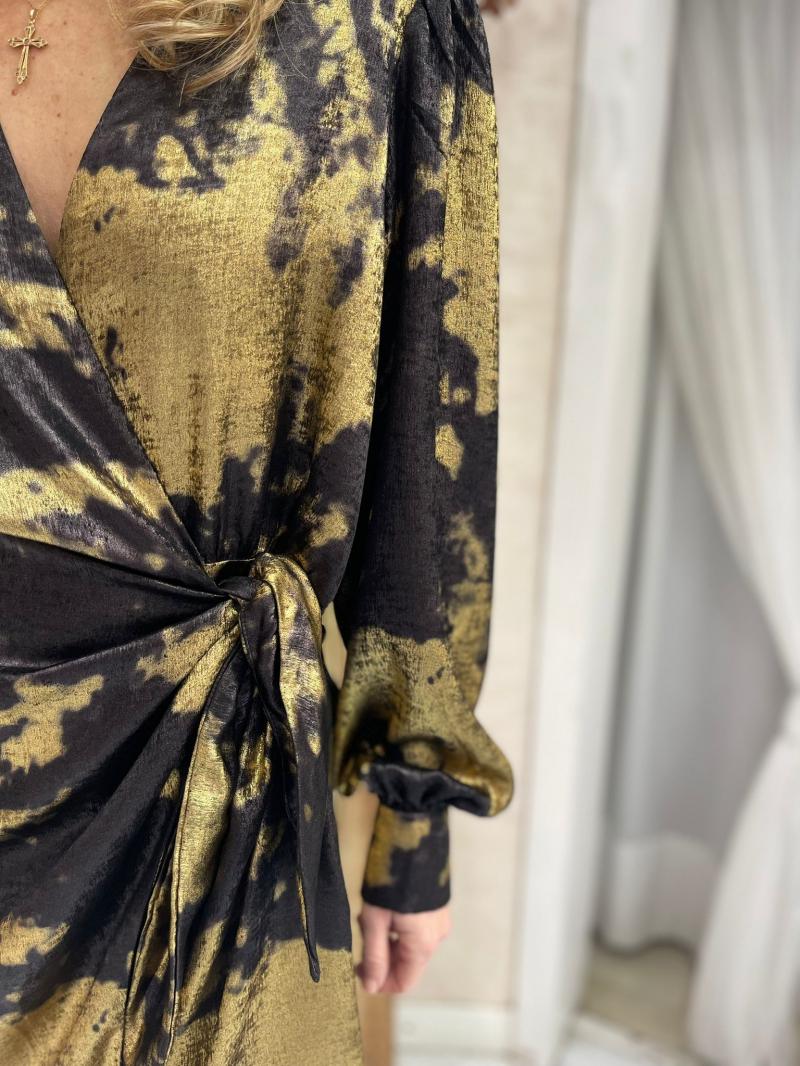 VESTIDO CORTO ENVOLVENTE